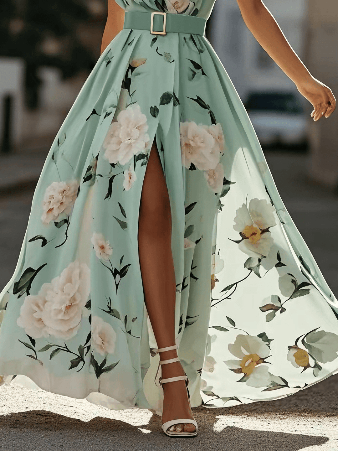 Amelia | Abito lungo verde chiaro in chiffon a fiori con spalle scoperte