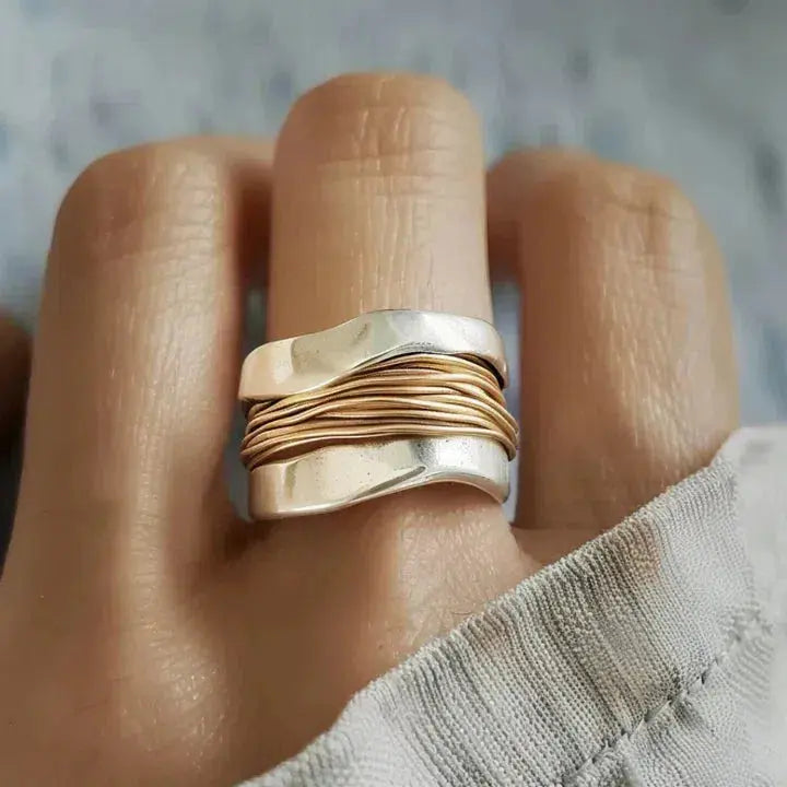 Emilia | Anello in argento con fili d'oro