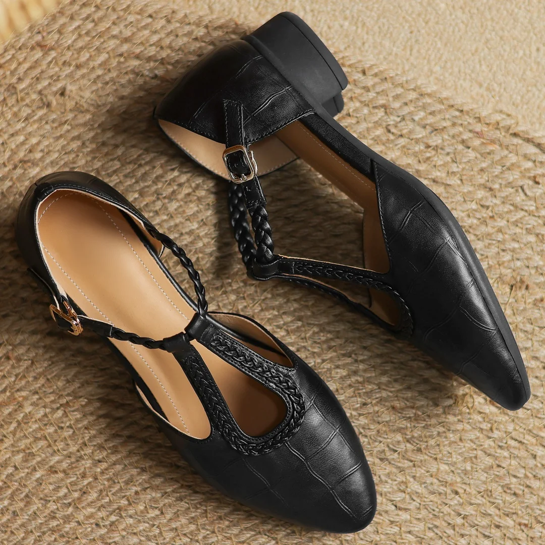 Greta | Scarpe classiche in pelle con cinturino a T e dettaglio intrecciato