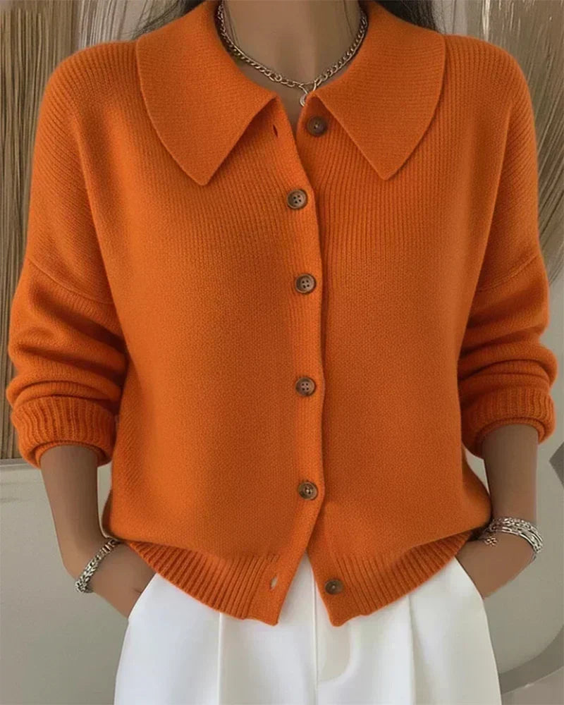Cristina | Cardigan con colletto e abbottonatura