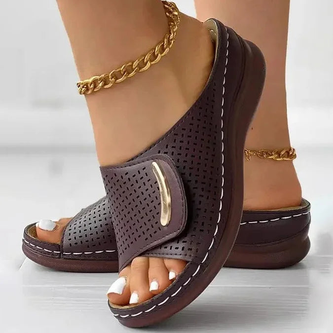 Eva Sofia | Sandali classici in stile urbano