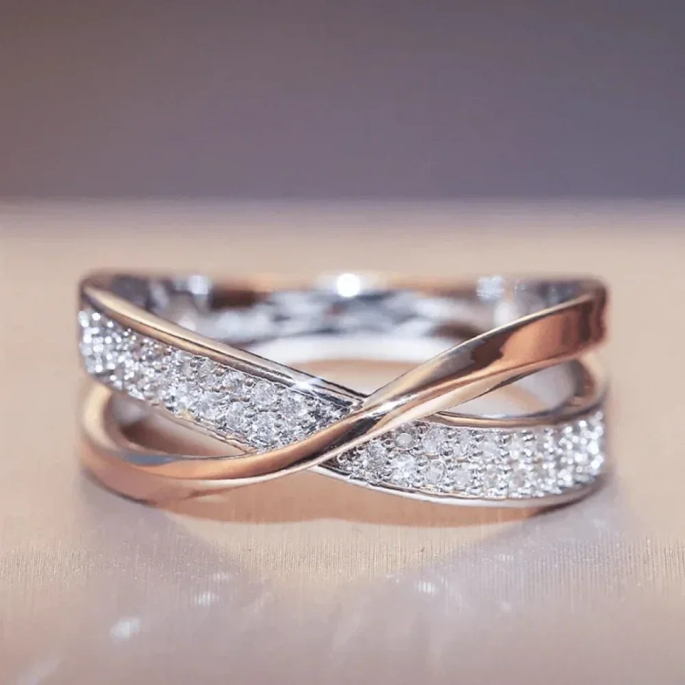 Ivana | Anello rétro intrecciato con perle incastonate