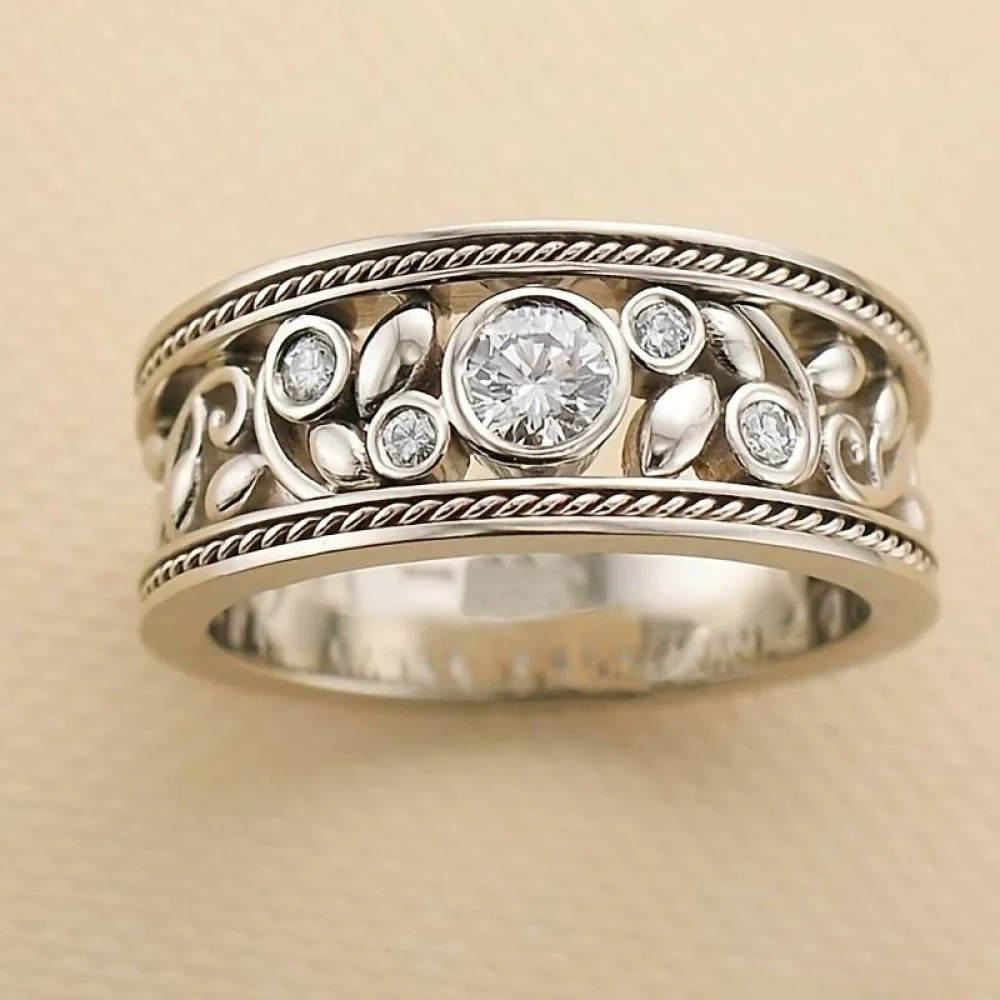 Tea | Anello in stile antico con pietra luminosa