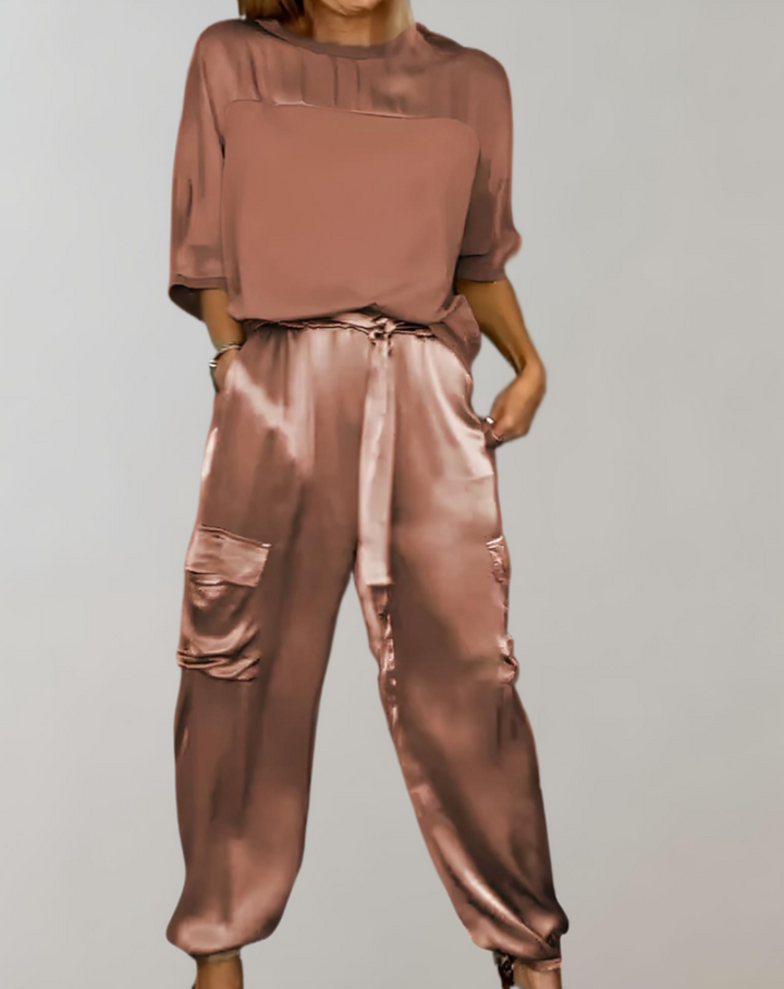 Frida | Completo comodo in seta con dettagli cargo
