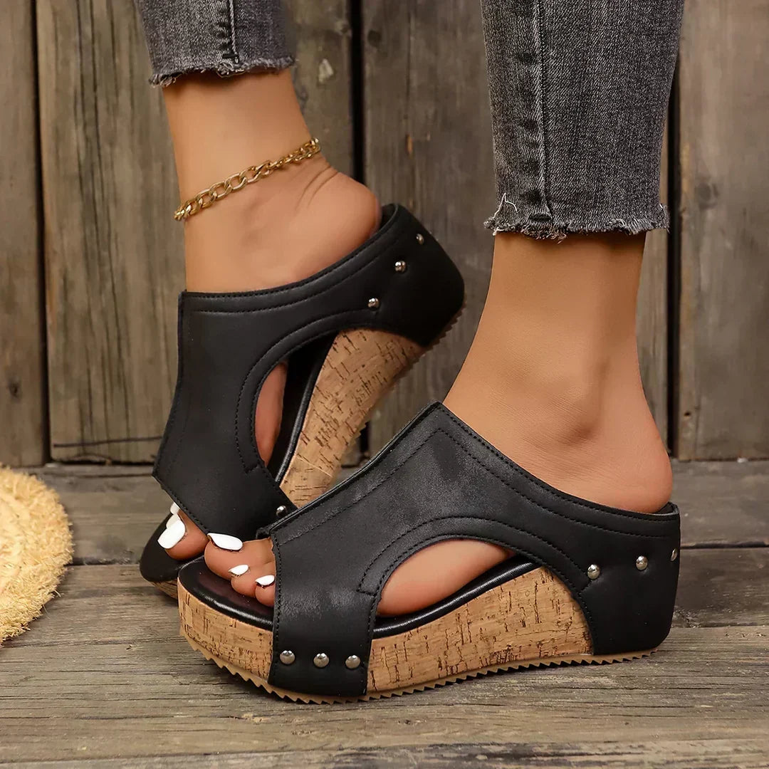 Eva Matilde | Scarpe con zeppa e borchie