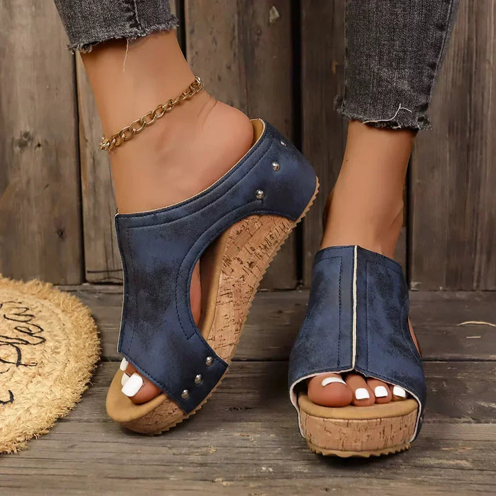 Eva Matilde | Scarpe con zeppa e borchie