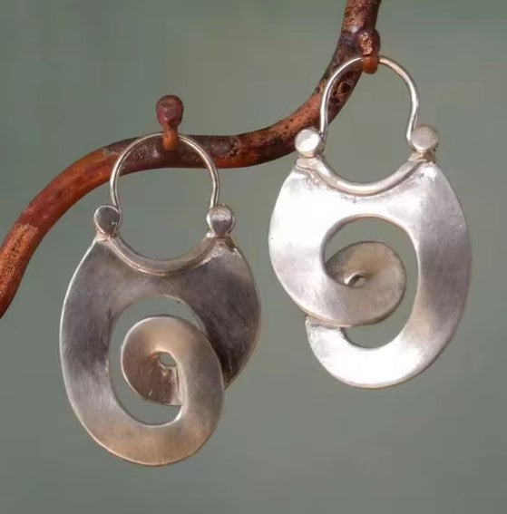 Beatrice | Orecchini vintage in argento con spirale