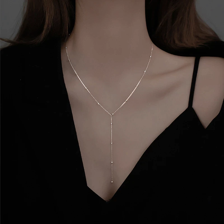 Carlotta | Collana corta con nappine