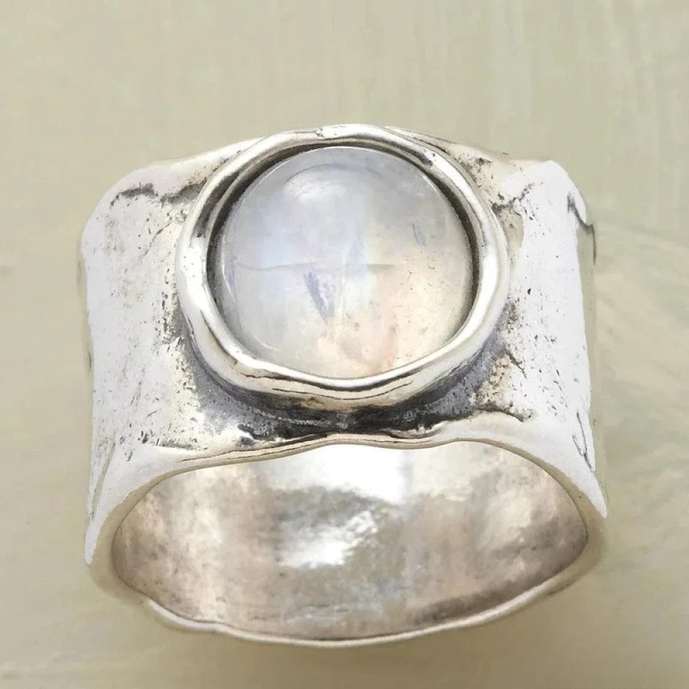 Eva | Anello in stile antico con pietra